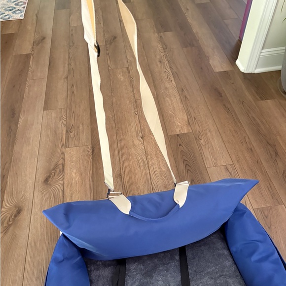 Vibrant blue MeeHoms dog pet washable booster car seat with carrying handles NEW - Picture 12 of 14